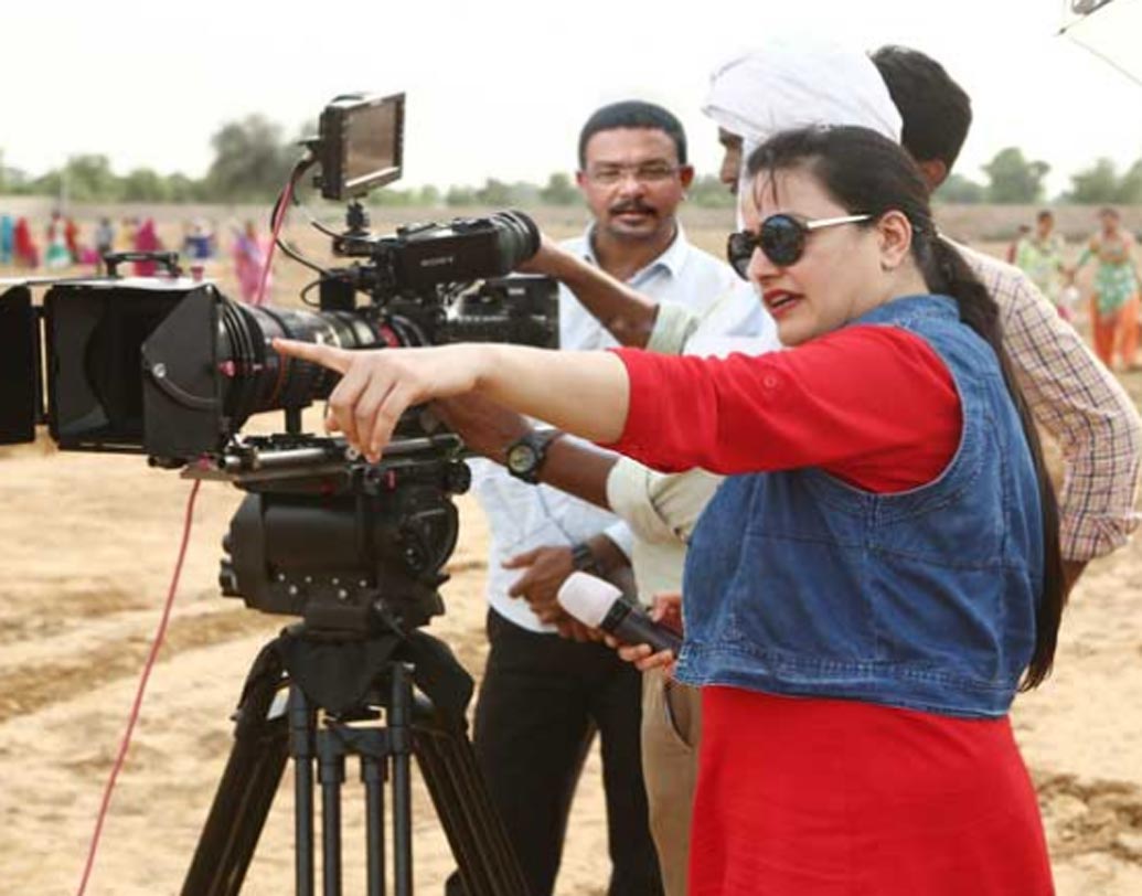 ‘মেসেঞ্জার অব গড: দ্য ওয়ারিয়র লায়ন হার্ট’ ছবিতে পরিচালনার কাজ করেন হানিপ্রীত। ২০১৫-য় ওই ছবিতে পরিচালনার পাশাপাশি অভিনয়ও করেন হানি।