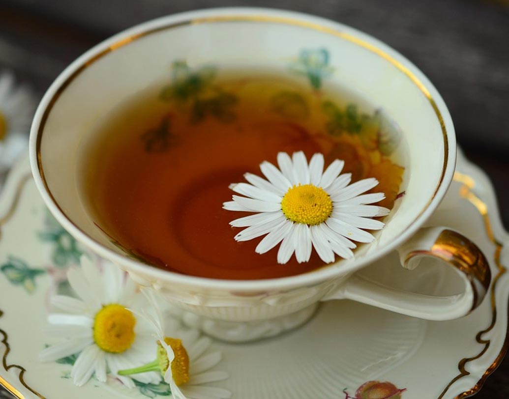 Sip on Five drinks to get relief from headache in winters.
