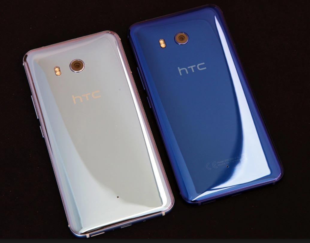 এইচটিসি ইউ ১১: ৫.৫ ইঞ্চির এইচডি ডিসপ্লের এইচটিসির রেজোলিউশন ২৫৬০*১৪৪০ পিক্সেল। এতে রয়েছে স্ন্যাপড্রাগন ৮৩৫ প্রসেসর, ১২৮ জিবি এক্সপেনডেবল স্টোরেজ, ১২ মেগাপিক্সেল রিয়ার এবং ১৬ মেগাপিক্সেল সেলফি ক্যামেরা। দাম পড়বে ৫১ হাজার ৯৯০ টাকা।