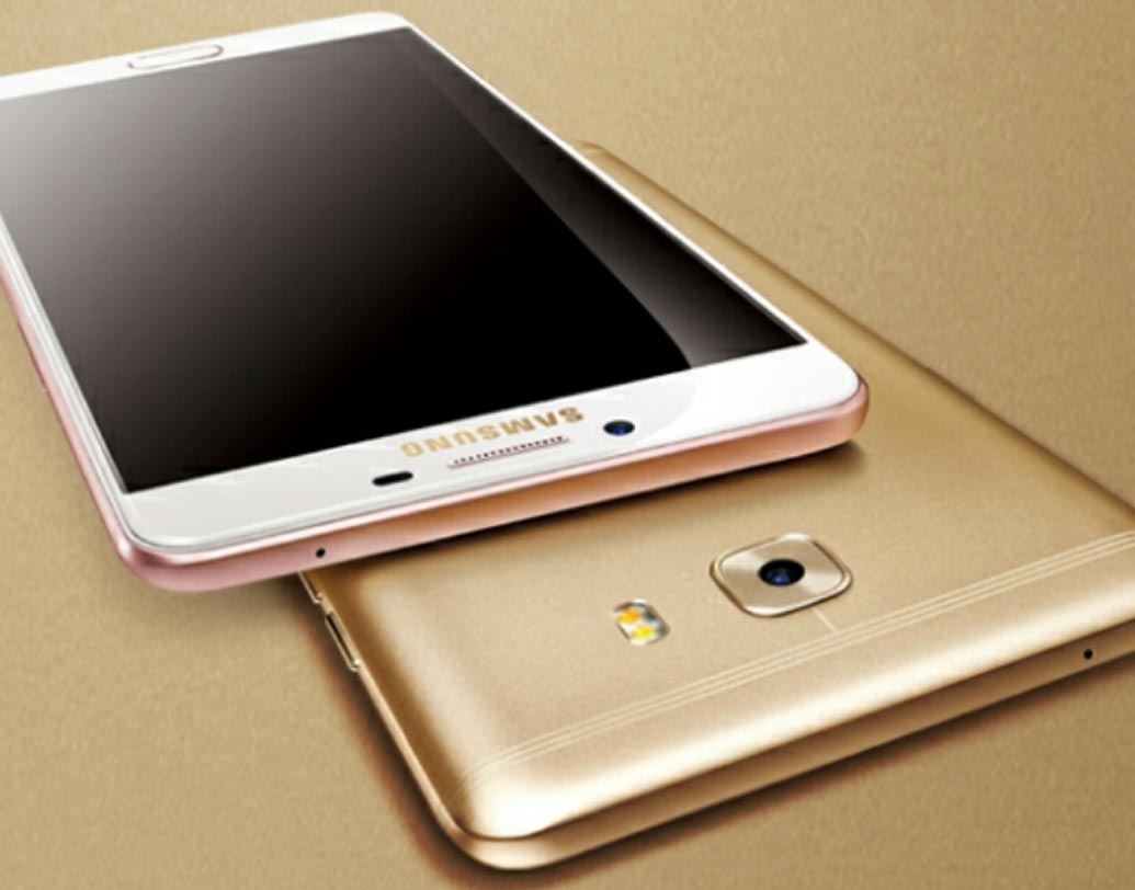 স্যামসাং গ্যালাক্সি সি-নাইন প্রো: গ্যালাক্সি সি-নাইন স্যামসাঙের প্রথম ব্র্যান্ডেড স্মার্টফোন যাতে ৬ জিবি র‌্যামের সুবিধা রয়েছে। ৬ ইঞ্চি এইচডি ডিসপ্লের এই স্মার্টফোনের রেজোলিউশন ১০৮০*১৯২০ পিক্সেল। এতে রয়েছে স্ন্যাপড্রাগন ৬৩৫ প্রসেসর, ১৬ মেগাপিক্সেল ফ্রন্ট এবং ব্যাক ক্যামেরা। এই ফোনের দাম ৩৯ হাজার ৯০০ টাকা।