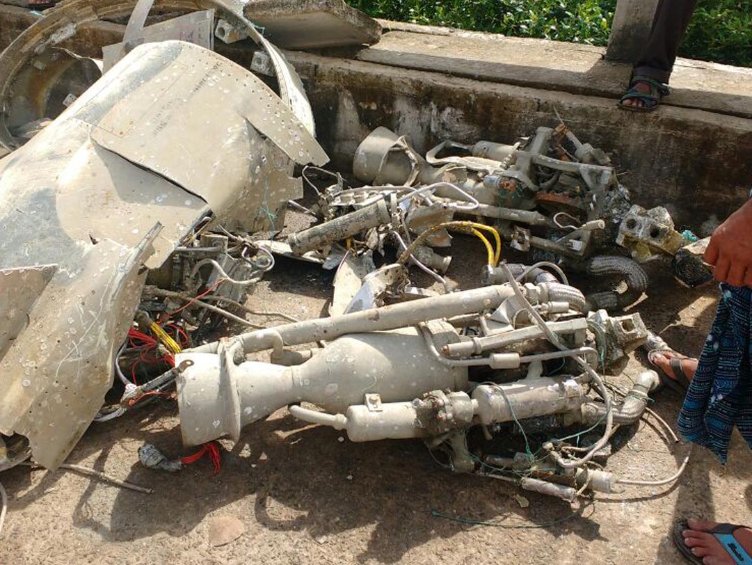 মাছ নয়, জালে ধরা পড়ে প্রচুর ধাতব যন্ত্রাংশ।