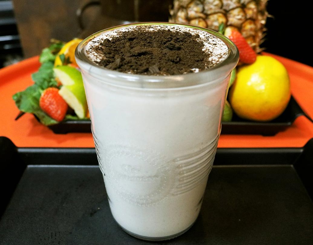 সয় প্রোটিন শেক: বিশেষজ্ঞরা বলেন সয় প্রোটিন শেক ভাল ঘুমে সাহায্য করে। এই শেক ড্রাউজ ইনডিউসিং মেলাটোনিন ক্ষরণে সাহায্য করে যা কর্টিসলের মাত্রা কমিয়ে পেটের চর্বি ঝরাতে সাহায্য করে।