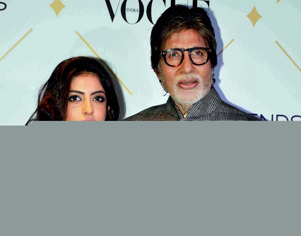 অমিতাভ বচ্চন ছিনিয়ে নিয়েছেন ‘সেক্সিয়েস্ট ম্যান অব অল টাইম’ অ্যাওয়ার্ড।