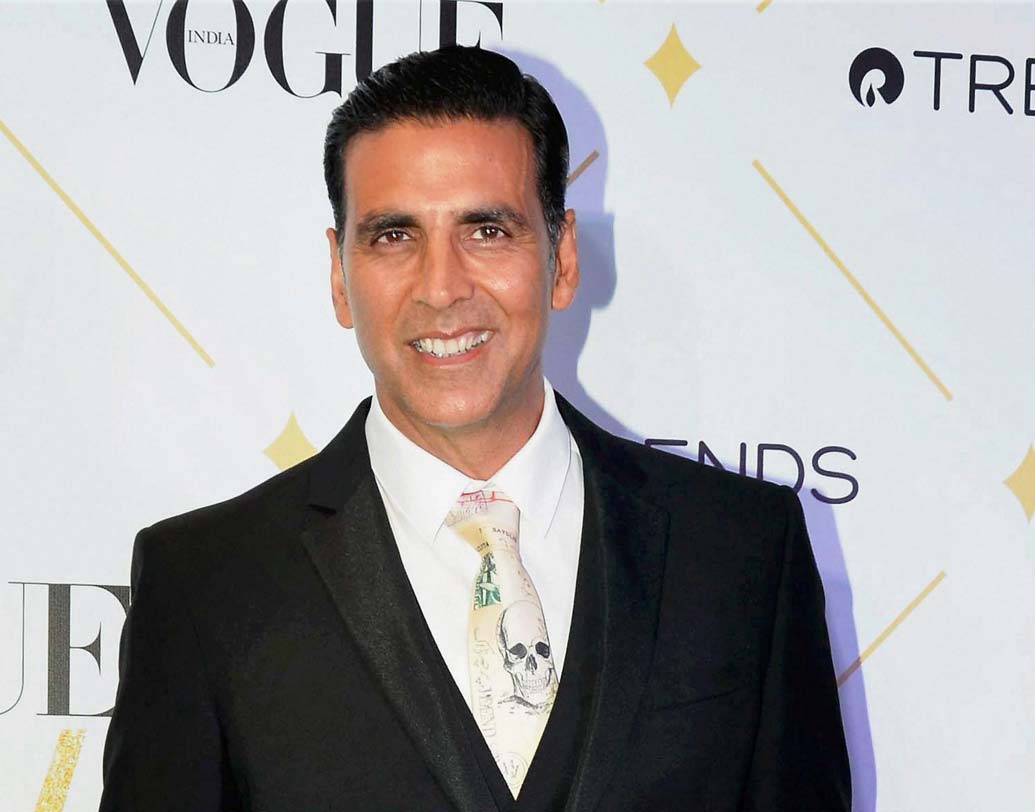 ‘মোস্ট বিউটিফুল ম্যান অব দ্য ডিকেড’এর পুরস্কার পেলেন অক্ষয় কুমার।