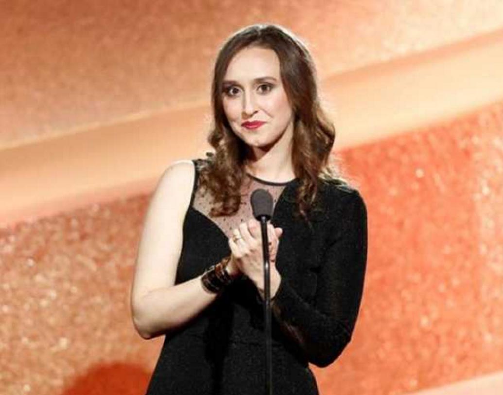 সাবরিনা এখনও পর্যন্ত সব রকম সোশ্যাল মিডিয়া প্লাটফর্ম থেকে নিজেকে দূরে রেখেছেন। তিনি স্মার্টফোনও ব্যবহার করেন না।