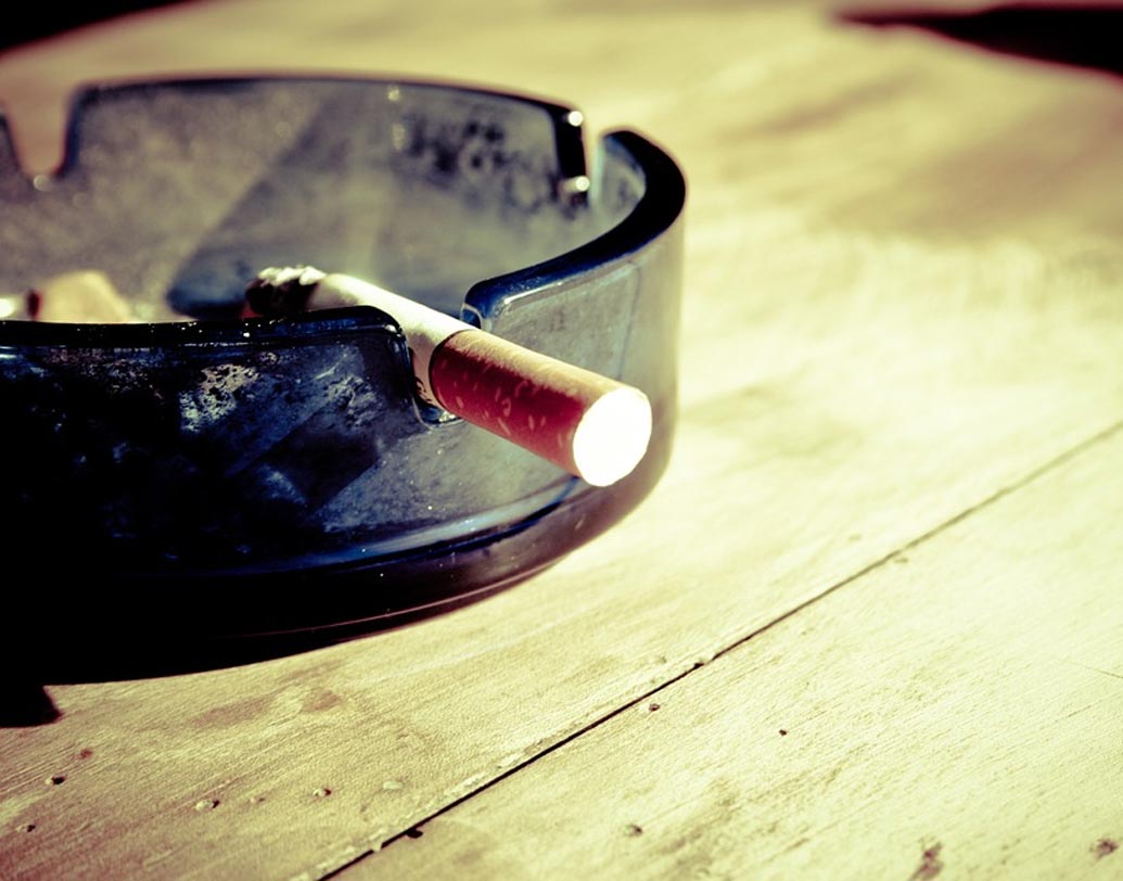 খারাপ লাগা, মন খারাপ একাকিত্ব কাটাতে কি প্রায়ই ধূমপান, মদ্যপানের সাহায্য নিচ্ছেন? কোনও নেশা কি আপনাকে সাময়িক অবলম্বন, স্বস্তি দিচ্ছে?