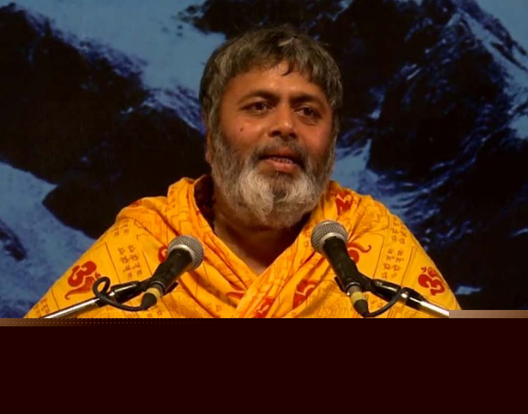 অদ্ভুত বাবা শিবানন্দজি মহারাজ:
বিভিন্ন সংবাদ মাধ্যমের দেওয়া তথ্য অনুযায়ী, এই বাবারও বাৎসরিক আয় প্রায় ৪০ কোটি টাকা।