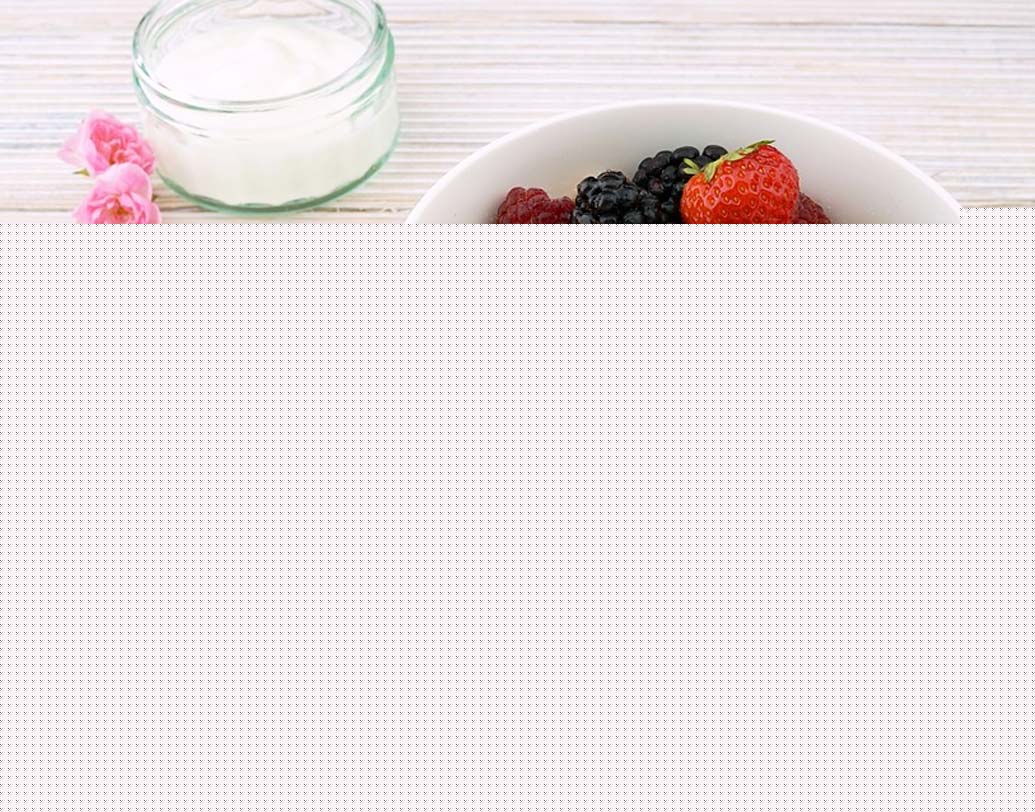 ওটস: প্রসেসড ফুড হলেও ব্রেকফাস্টে খাওয়ার জন্য ফাইবার সমৃদ্ধ ওটস খুবই পুষ্টিকর। ফ্লেভারড ওটস না কিনে প্লেন ওটস কিনে রাখুন বাড়িতে। তাজা ফল, দই দিয়ে ওটস খান।