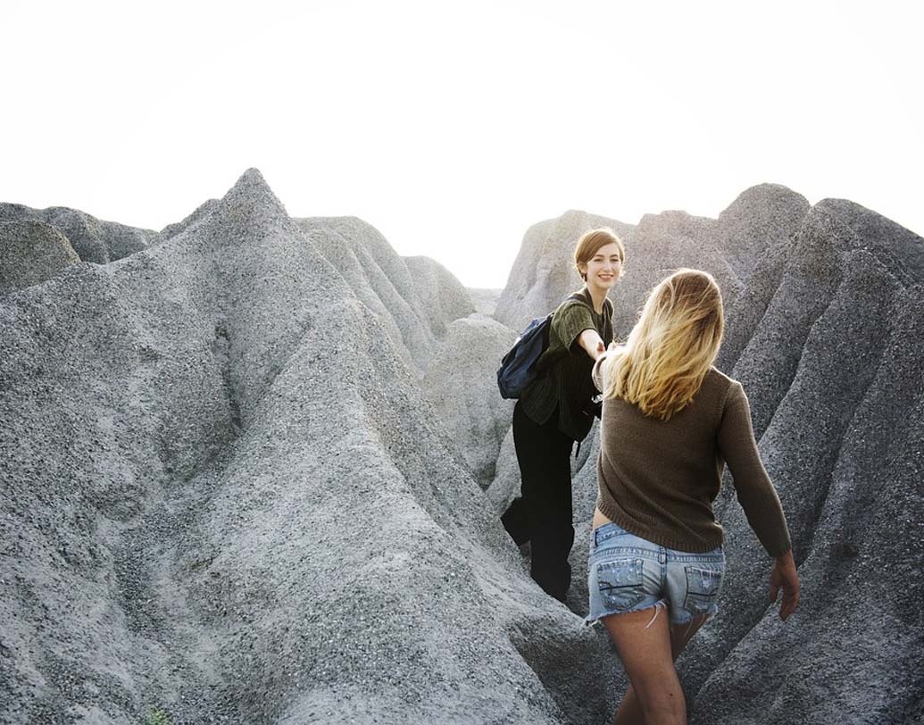 বন্ধু সেই যে তোমার হৃদয়ের সুরটা জানে। তুমি ভুলে গেলেও, সে তোমাকে ভুলতে দেবে না।