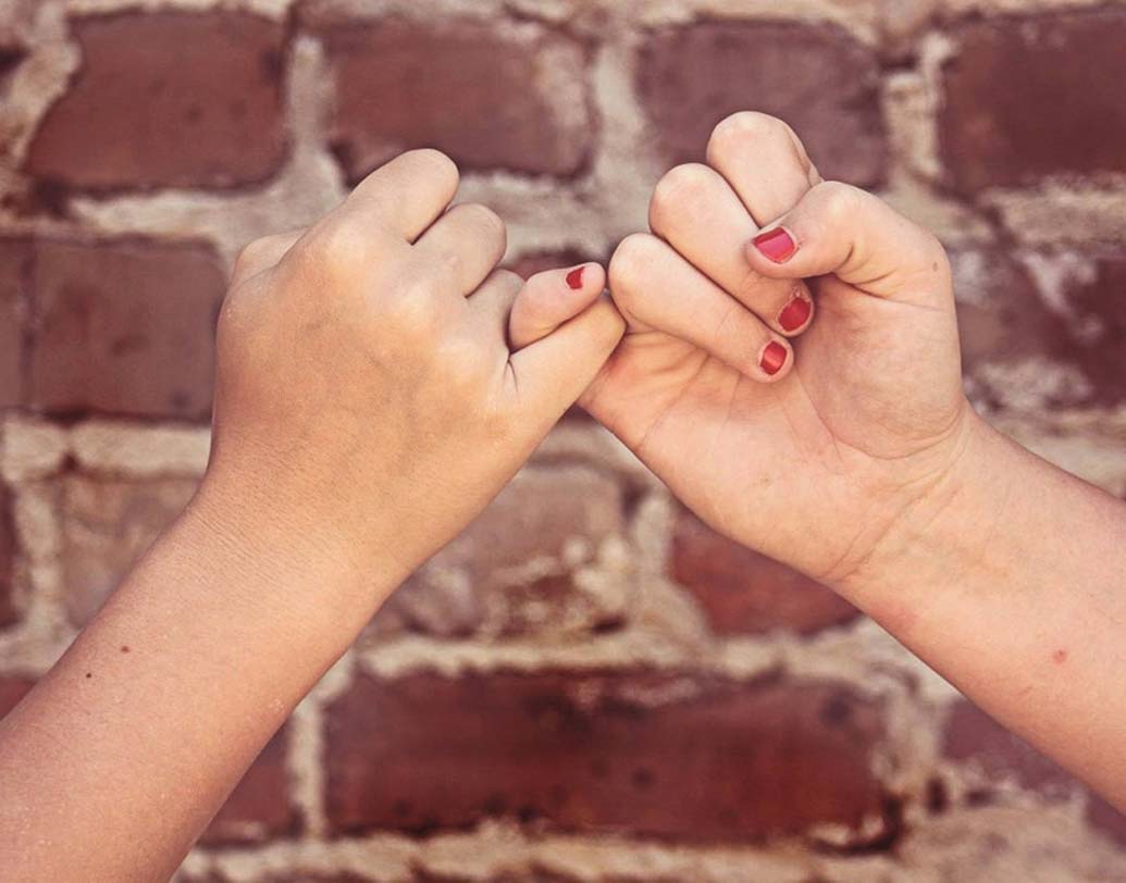 যখন তুমি নিজের উপর বিশ্বাস হারিয়ে ফেল, তখনও যে তোমার উপর বিশ্বাস রাখে, সেই হল বন্ধু।