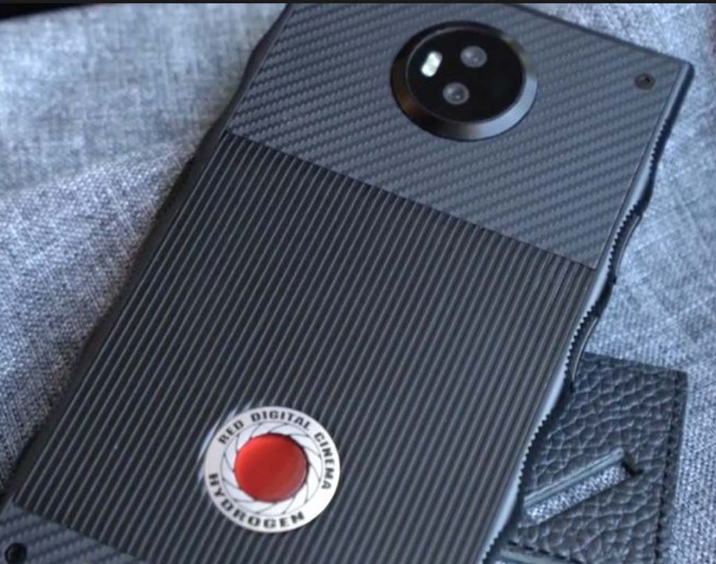 ফোনটি টুডি, থ্রিডি, হলোগ্রাফিক রেড হাইড্রোজেন ৪ ভিউ, এআর, ভিআর, এমআর এবং ইন্টারঅ্যাকটিভ গেমস সাপোর্ট করে।