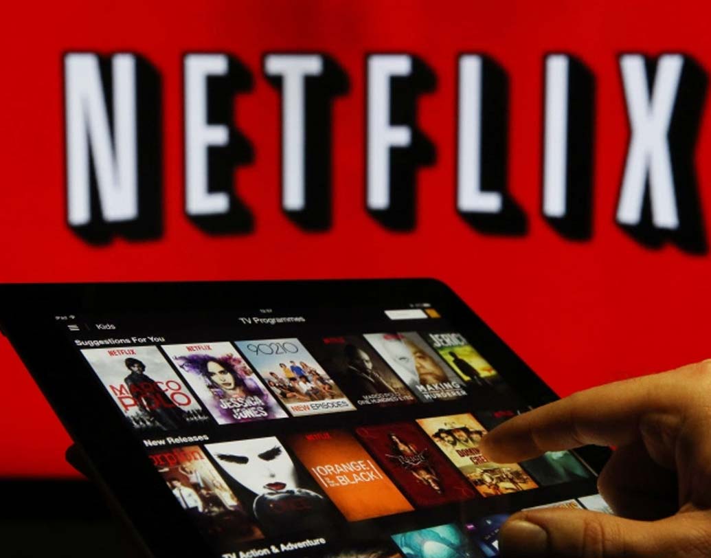 সাবস্ক্রিপশন: আপনার ভাই বা বোন  কি সিনেমার পোকা? তা হলে কিনে দিতে পারেন এক মাসের নেটফ্লিক্স বা অন্য কিছুর সাবস্ক্রিশন। খুশি হয়ে লুফে নেবে।