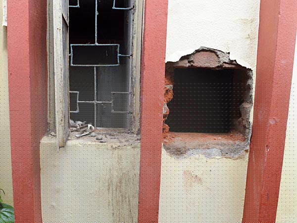 Prisoner flew away from the toilet of the prison