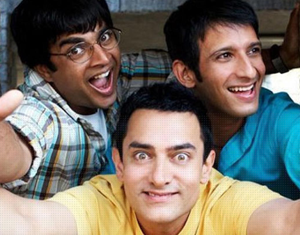 র‌্যাঞ্চো, রাজু ও ফারহানের গল্প ‘থ্রি ইডিয়টস’। কলেজের বন্ধুত্বকে অনস্ক্রিন ঝালিয়ে নিতে পারেন এই ছবিটি দেখে।