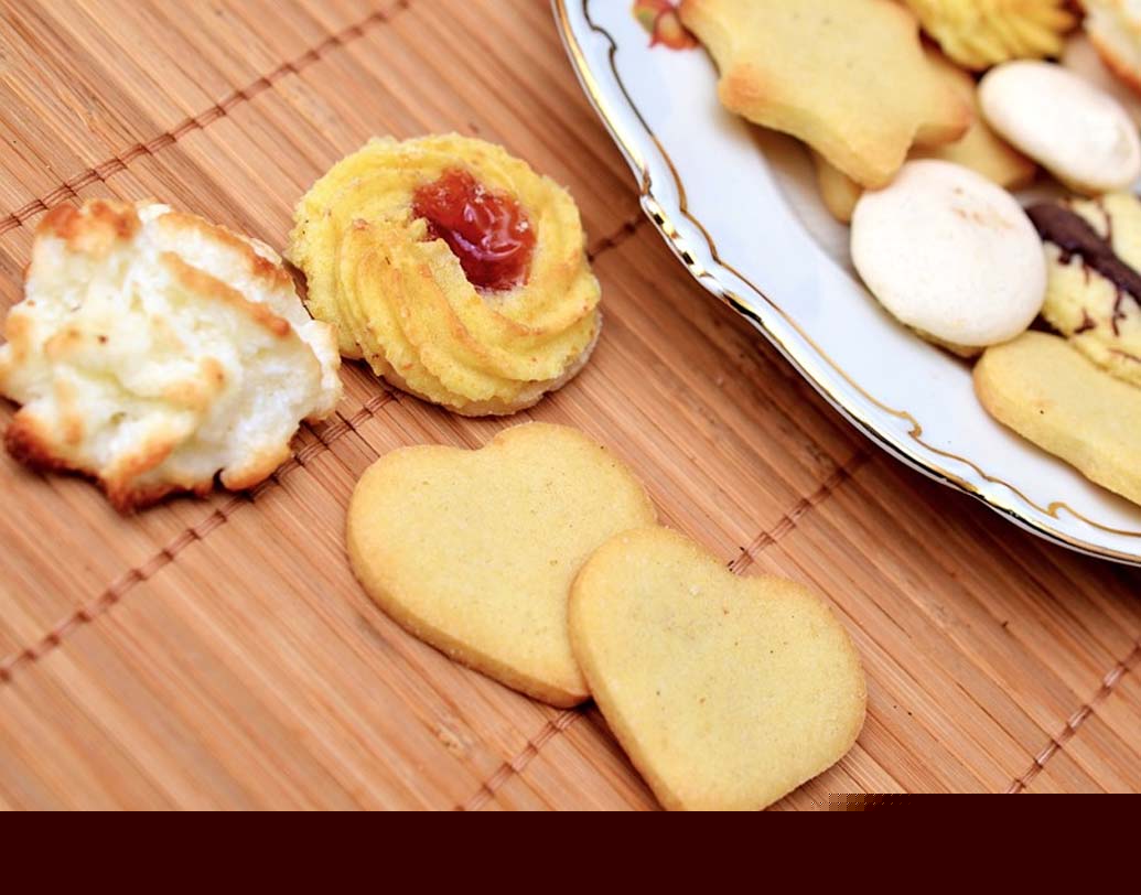 মিষ্টির প্রতি আসক্তি: অতিরিক্ত স্ট্রেস বা অবসাদের কারণে মিষ্টি খাবার খাওয়ার প্রতি আসক্তি হয়। আপনার শরীর গ্লুকোজ চাইছে। ঘাটতি মেটাতে ডার্ক চকোলেট বা মধু খান। এতে মোটা হওয়া রুখতে পারবেন।