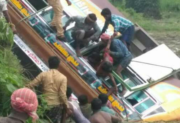 Bus fall into a canal while overtaking, 8 died dgtl