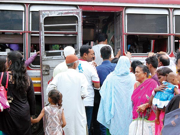 No sufficient buses trouble for public when auto service was also stopped