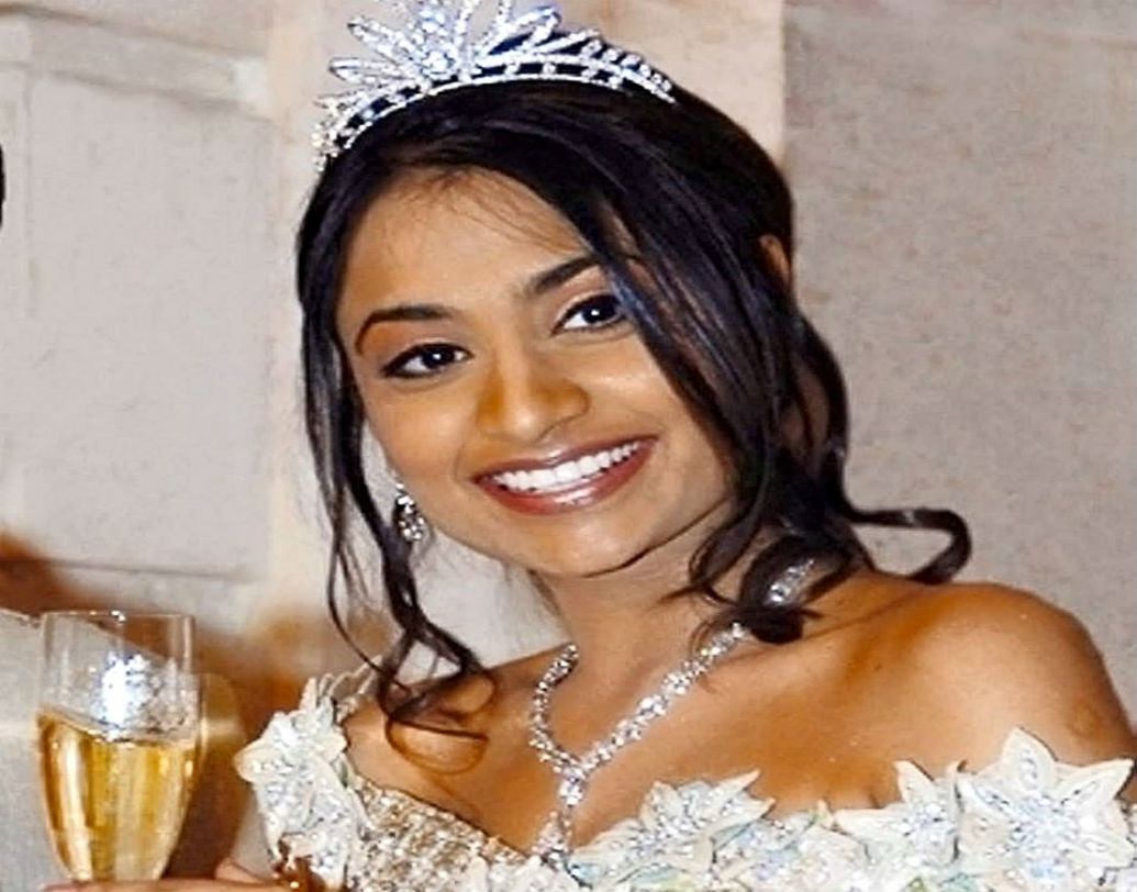 বনিশা মিত্তল: দেশের সর্ববৃহৎ স্টিল কোম্পানির মালিক লক্ষ্মীনারায়ণ মিত্তলের একমাত্র মেয়ে বনিশা মিত্তল লন্ডন বিশ্ববিদ্যালয় এবং ইউরোপিয়ান বিজনেস স্কুল থেকে পড়াশোনা করেছেন। ২০০৪ সাল থেকে মিত্তল গ্রুপের এলএনএম হোল্ডিং সংস্থার অন্যতম ডিরেক্টর তিনি। বিয়ে করেছেন ইনভেস্টমেন্ট ব্যাঙ্কার অমিত ভাটিয়াকে।