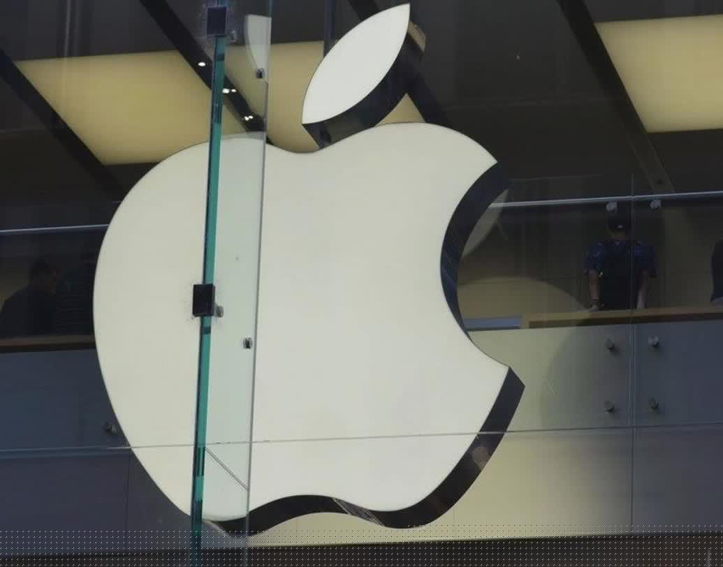 আইফোন এক্স হবে সম্পূর্ণ ব্যাজেল ফ্রি। সামনের স্ক্রিনের উপরেই রয়েছে ইয়ারফোনের জ্যাক।