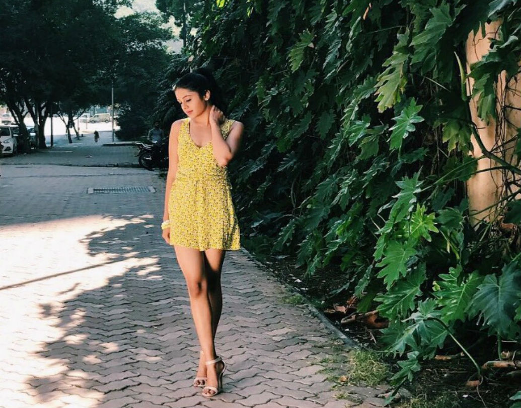 শোনা যাচ্ছে, সদ্য যৌবনে পা দেওয়া দিশানী এ বার সিনেমাকেই নিজের ধ্যানজ্ঞান করতে চান। রক্তে যখন অভিনয় তখন বলিউডে তিন আগামী দিনে লম্বা দৌড়ের ঘোড়া হতে পারেন বলে মনে করছেন বিশেষজ্ঞরা।