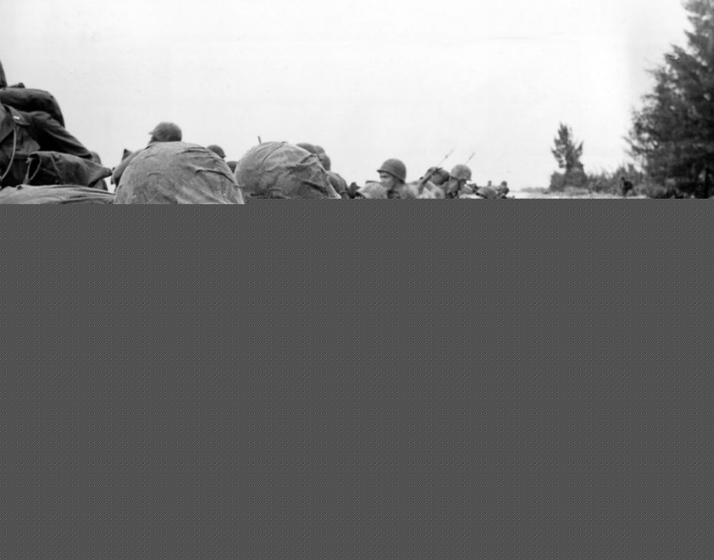 ১১ সেপ্টেম্বর ১৯৬৫: মার্কিন যুক্তরাষ্ট্র দক্ষিণ ভিয়েতনামি সরকারের পতন ঠেকাতে সেনা পাঠায়। কিন্তু এর ফলে যে দীর্ঘস্থায়ী যুদ্ধের সূত্রপাত হয়, তাতে শেষ পর্যন্ত অবশ্য মার্কিন যুক্তরাষ্ট্র জয়ী হতে পারেনি।