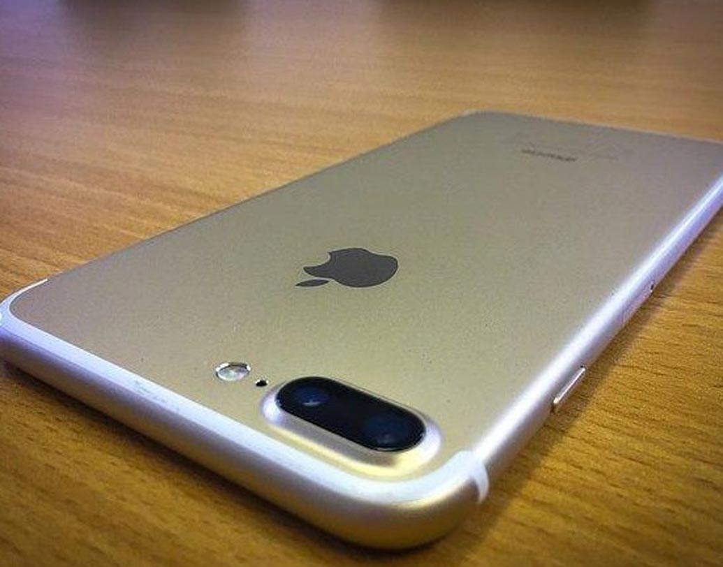 ইন্টারনাল স্টোরেজ:
আইফোন এক্স- ৬৪ এবং ২৫৬ জিবি
নোকিয়া ৮- ৬৪ জিবি
স্যামস্যাং গ্যালাক্সি এস৮- ৬৪ জিবি