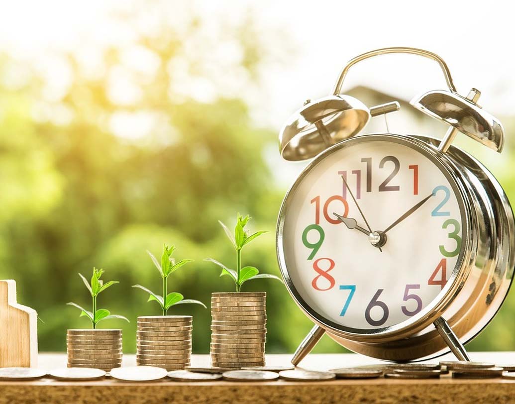 বিনিয়োগ:
১ লক্ষ টাকা দিয়ে ফোন না কিনে তা বাজারে বিনিয়োগ করতে পারেন। পিপিএফ অ্যাকাউন্টে রাখতে পারেন। ফিক্সড ডিপোজিট বা মিউচুয়াল ফান্ডে রাখতে পারেন। শুধু আমানত নয়, কয়েক বছর পর এই টাকা ফিরতে পারে দ্বিগুণ হয়েও।