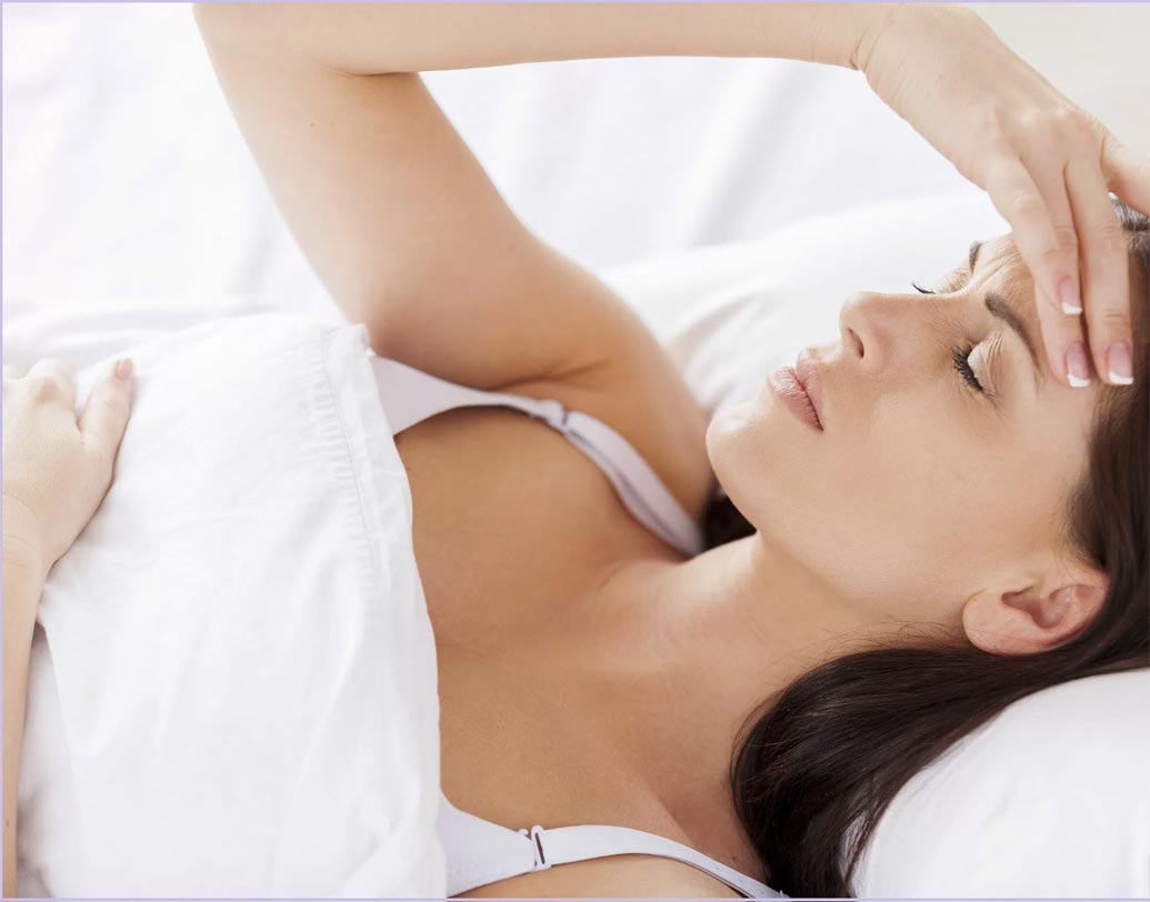 অনিদ্রা বা ঘুমের সমস্যা: অতিরিক্ত চা খেলে এর মধ্যে থাকা ক্যাফেইনের প্রভাবে ঘুমের ব্যাঘাত ঘটায়।