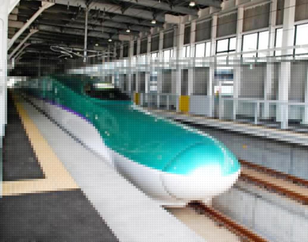 এই বুলেট ট্রেনের যাত্রাপথে থাকবে ১২টি স্টেশন। আরব সাগরের নীচ দিয়ে ৭ কিলোমিটার দীর্ঘ টানেল পেরতে হবে এই ট্রেনকে।