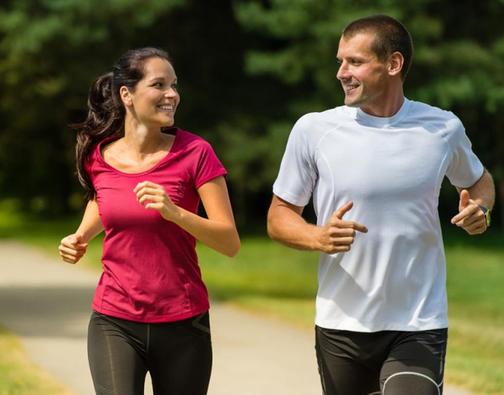 নিয়মিত হাঁটার অভ্যাস আমাদের মুড ভাল করতে সাহায্য করে। মেজাজ বিগড়ে থাকা, রেগে যাওয়া, ধৈর্য হারানোর সমস্যা কাটিয়ে উঠতে পারবেন এতে।