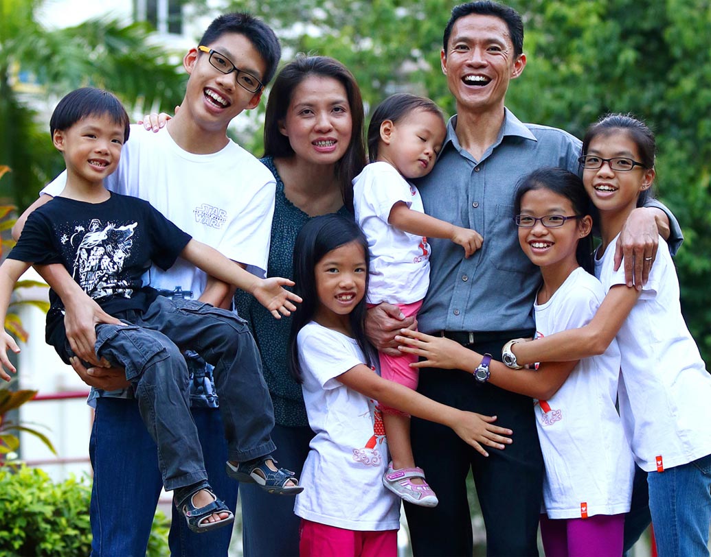 বাবা, মা না থাকলে যাদের দায়িত্বে ওরা থাকবে যেমন দাদু, ঠাকুমা বা মাসি, পিসিদের সঙ্গে সম্পর্ক গড়ে উঠবে। সঙ্গ পেলে ওরাও সামাজিকতা শিখবে। পরিবারের বাকি সদস্যদের সঙ্গে সম্পর্ক গভীর হবে।