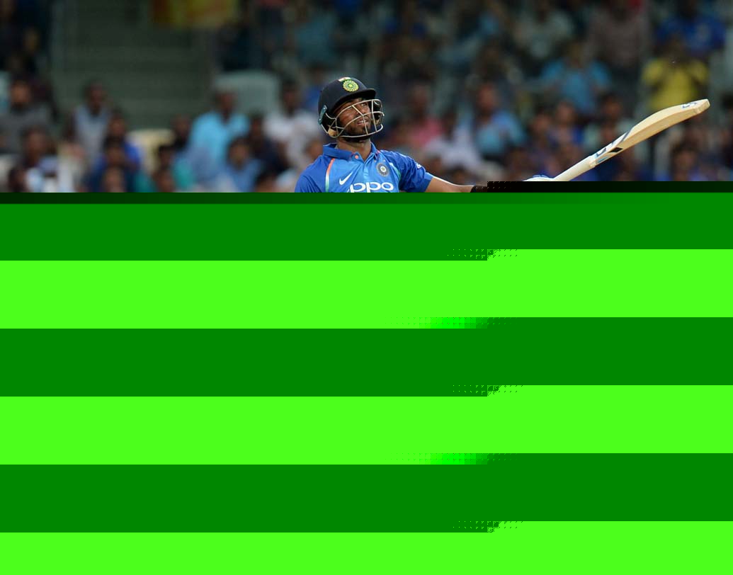 এই মরসুমে এখনও পর্যন্ত ভারতীয়দের মধ্যে হার্দিকই সবচেয়ে বেশি ওভার বাউন্ডারি মেরেছেন। ১৭টি ইনিংসে ৩২টি ওভার বাউন্ডারি।