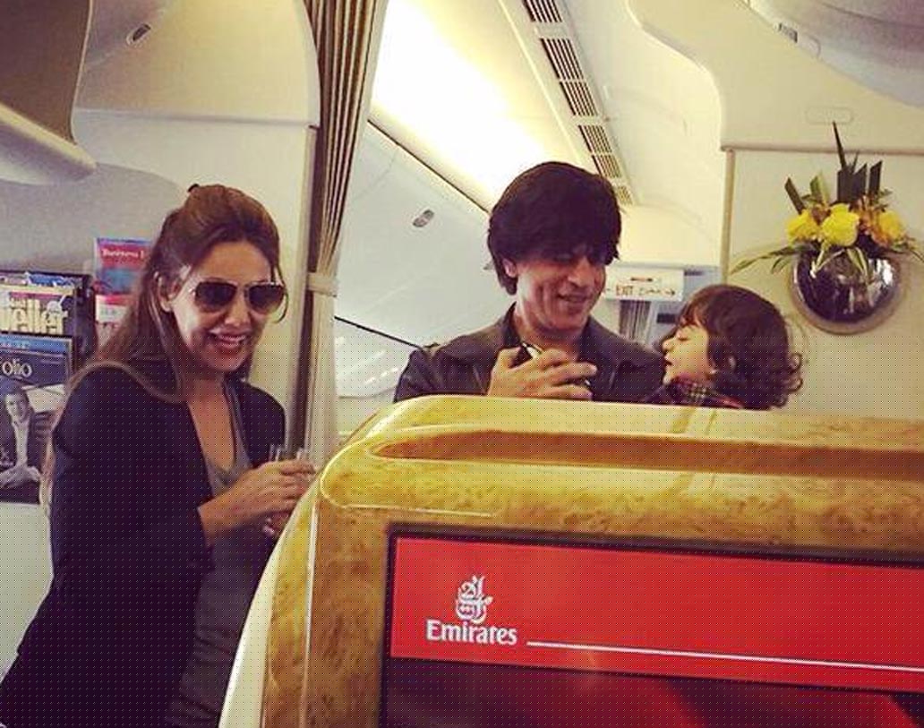 অভিনেতার পাশাপাশি এক জন সফল ব্যবসায়ী শাহরুখ খান। তাঁর কাছেও রয়েছে একটি নিজস্ব জেট। আইপিএলের সময় ওই জেটেই যাতায়াত করেন ‘বাদশা’।