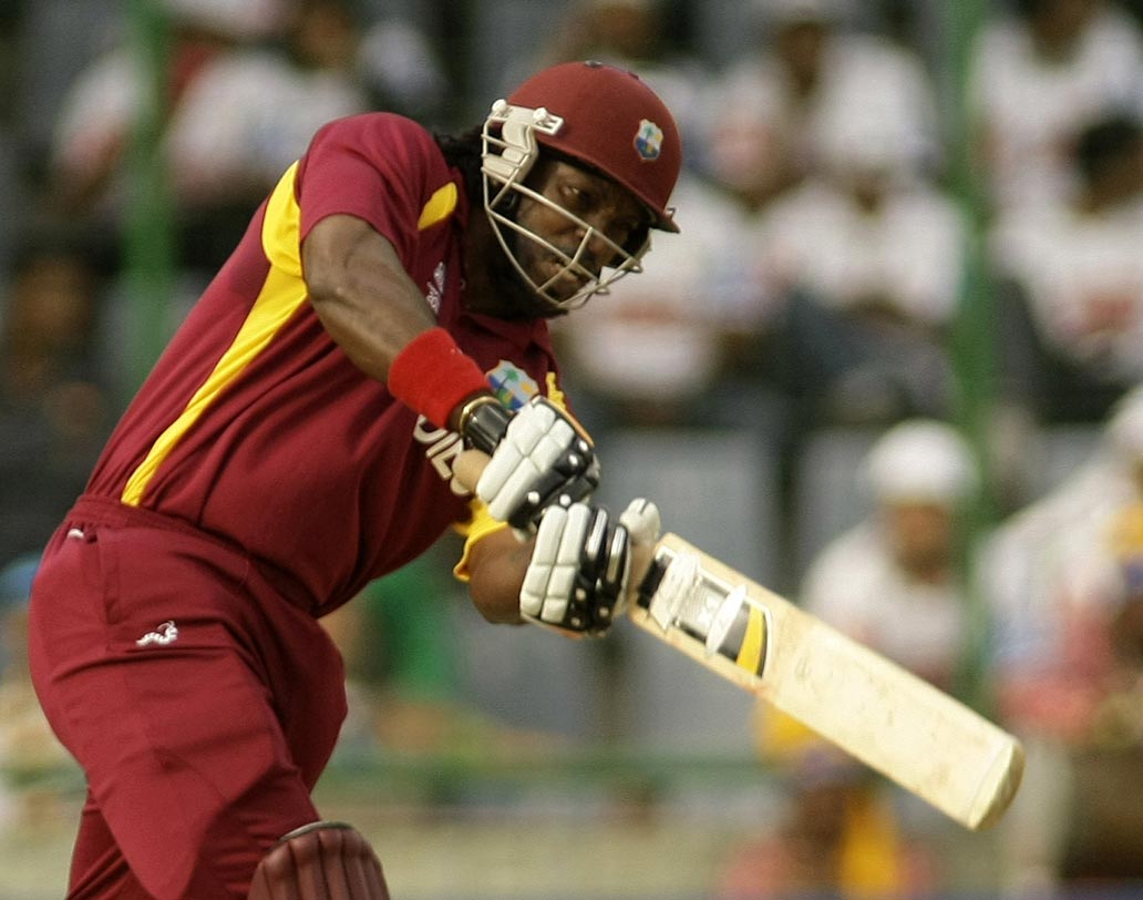 ক্রিস গেইল: নামটাই যথেষ্ট প্রতিপক্ষ দলকে ম্যাচের আগেই চাপে ফেলে দেওয়ার জন্য। কিন্তু এই বিধ্বংসী ব্যাটসম্যান শূন্য রানে ডাগ আউটে ফিরেছেন ২৩ বার, ক্রিসের শতরানের সংখ্যা ২২।