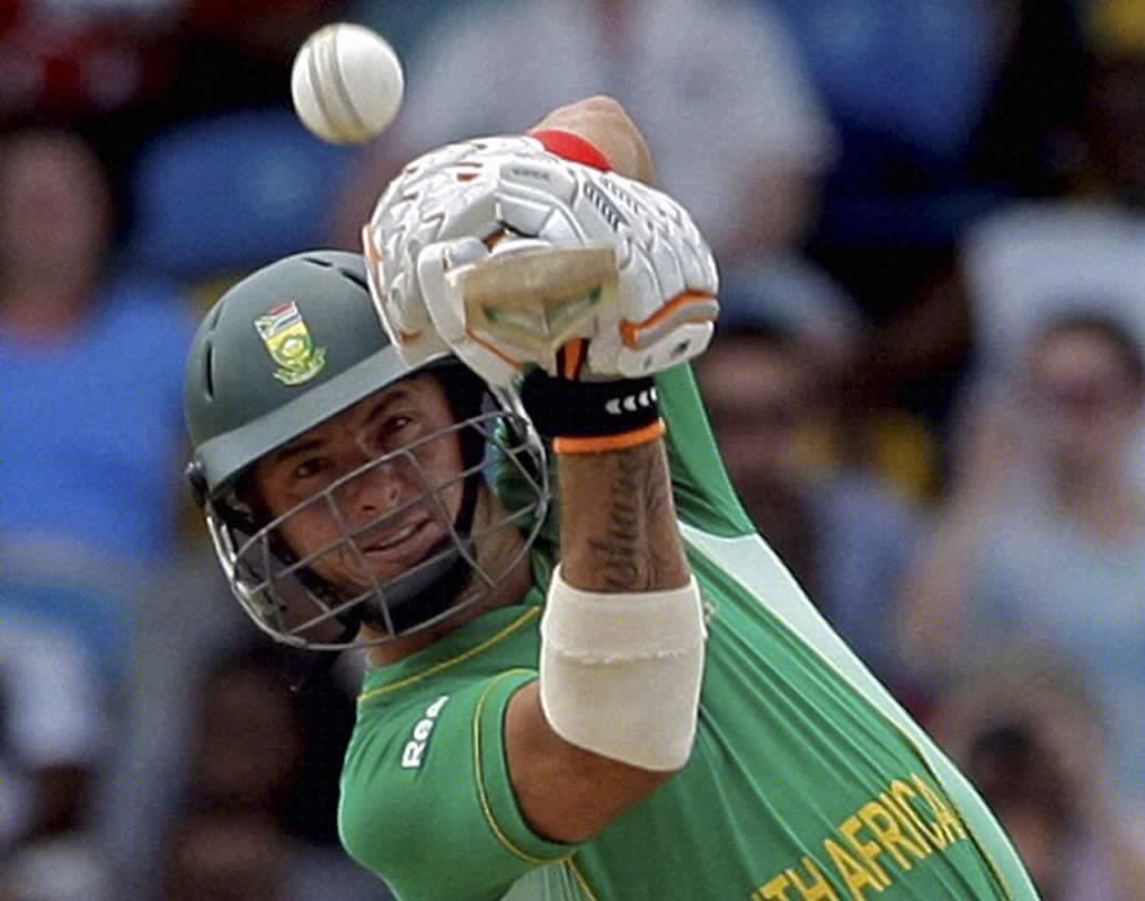 হার্সেল গিবস: তারকা এই প্রোটিয়া ব্যাটসম্যান গোটা ওডিআই কেরিয়ারে করেছেন ২১ টি শতরান, কিন্তু ২২ বার আউট হয়েছেন কোনও রান না করেই।