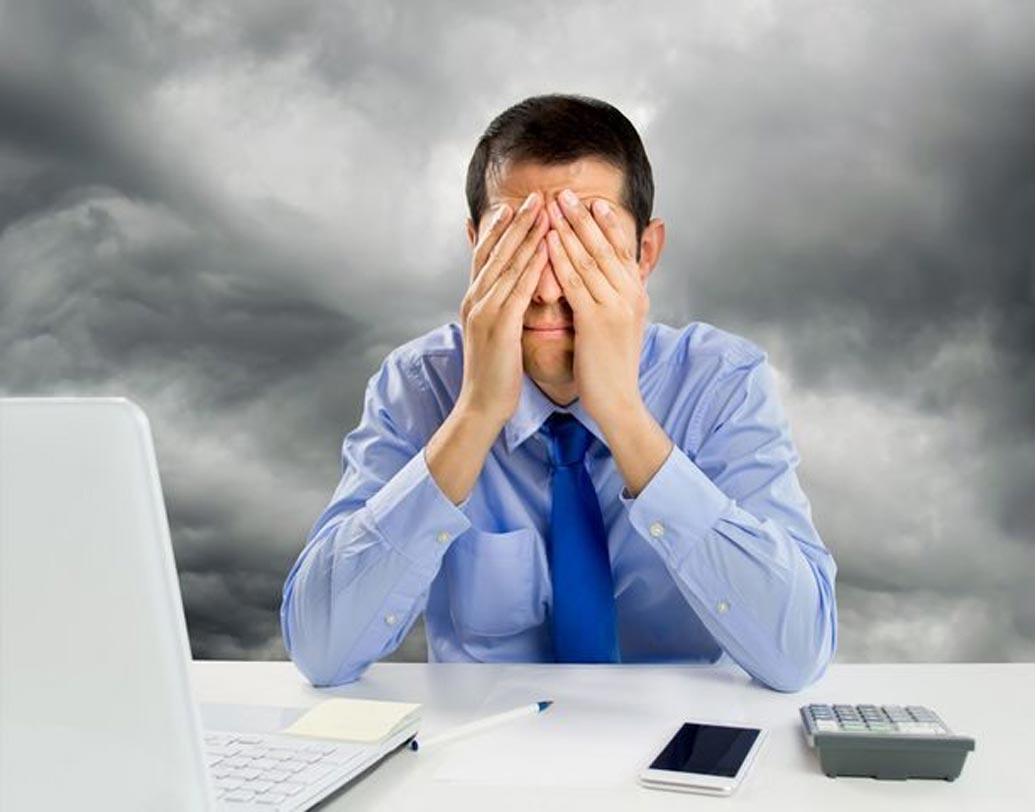 মাথা কাজ না করা: নিয়মিত শরীরচর্চা করলে স্নায়ুতন্ত্রের কার্যকারিতা বাড়ে। মস্তিষ্কে বিশুদ্ধ রক্তের সঞ্চালন বাড়িয়ে  মস্তিষ্কের প্রতিটা কোষ সক্রিয় করে তোলে। শরীরচর্চা না করলে মস্তিষ্কে বিশুদ্ধ রক্তের প্রবাহ কমে যায় ও কার্যকারিতা ব্যাহত হয়।