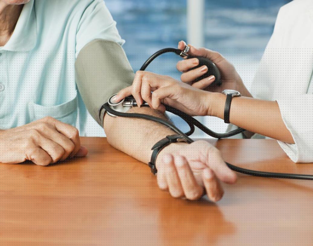 অনিয়মিত রক্তচাপ: নিয়মিত শরীরচর্চার অভাবে রক্তে খারাপ কোলেস্টেরলের মাত্রা বাড়ে। যার ফলে ধমনী ব্লক হয়ে গিয়ে রক্তচাপ অনিয়মিত হয়ে পড়ে ও হার্ট অ্যাটাকের ঝুঁকি বাড়ে।