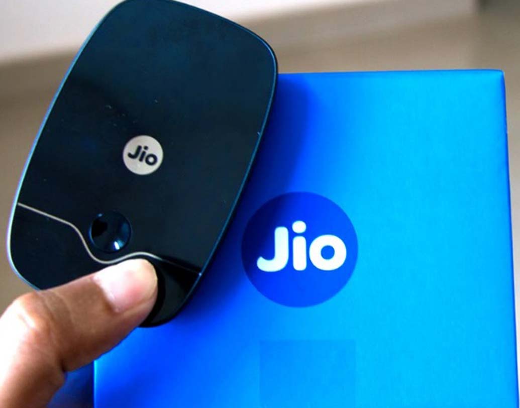 আগে দাম ছিল ১,৯৯৯ টাকা। ফেস্টিভ সেলিব্রেশন অফার-এ কমল এর দাম।