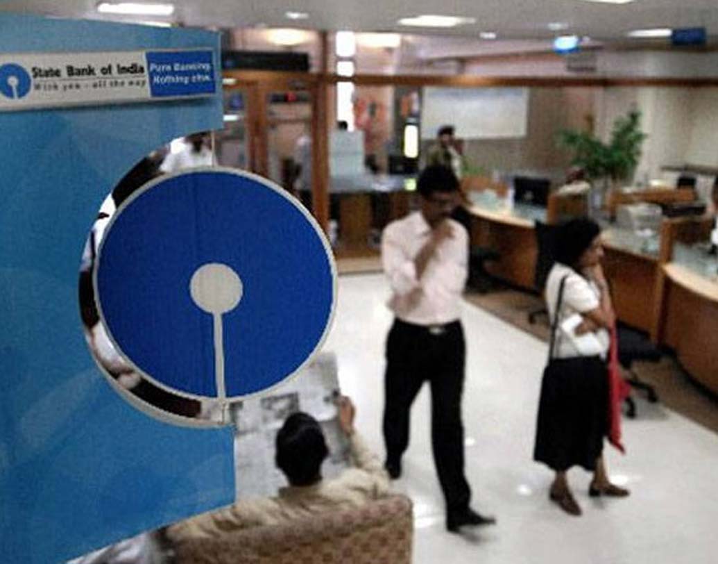 জানা গিয়েছে, এসবিআই পাতিয়ালা, এসবিআই বিকানের, এসবিআই জয়পুর, এসবিআই রাইপুর, এসবিআই ত্রিবাঙ্কুর, এসবিআই হায়দরাবাদ-এর ক্ষেত্রে এই নিয়ম প্রযোজ্য হবে।