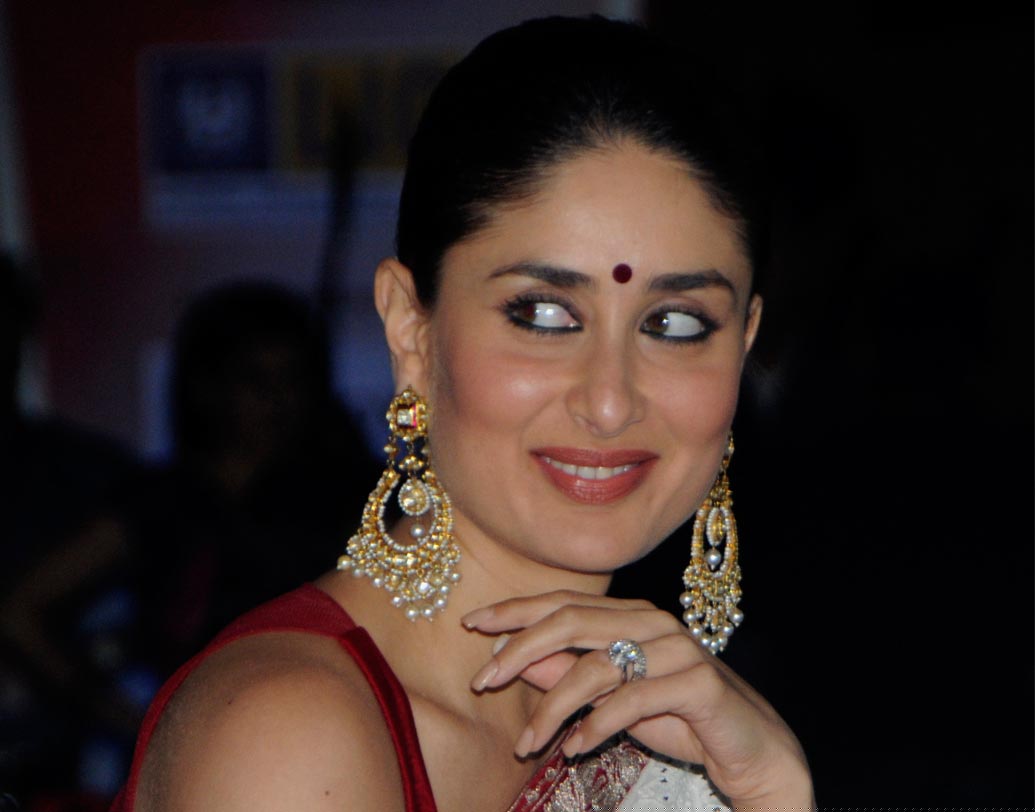 এমনিতে বাড়িতে রান্না করা ডাল-ভাত সবচেয়ে পছন্দ করেন নায়িকা। তবে থাই ফুডও তাঁর পছন্দের। মুম্বইয়ের কয়েকটি বিশেষ রেস্তোরাঁয় স্পেশ্যাল থাই ফুড খেতে নাকি মাঝেমধ্যেই যান নায়িকা।