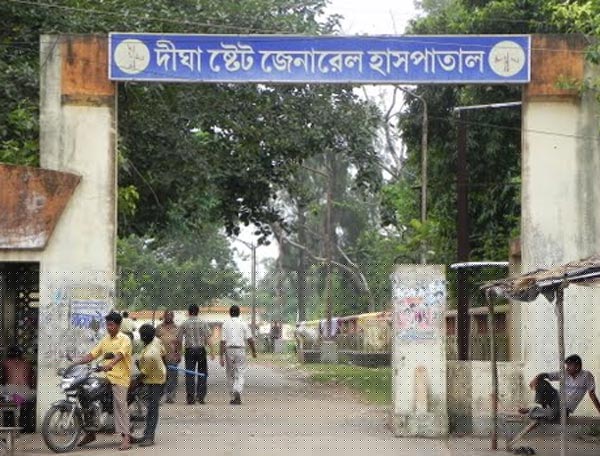 People shows protest in Digha Hospital for the death of a pregnant lady