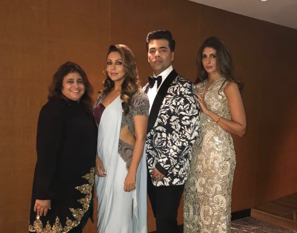 অনুষ্ঠানে হাজির ছিলেন শাহরুখ পত্নী গৌরী এবং অমিতাভ বচ্চনের মেয়ে শ্বেতা বচ্চনও।