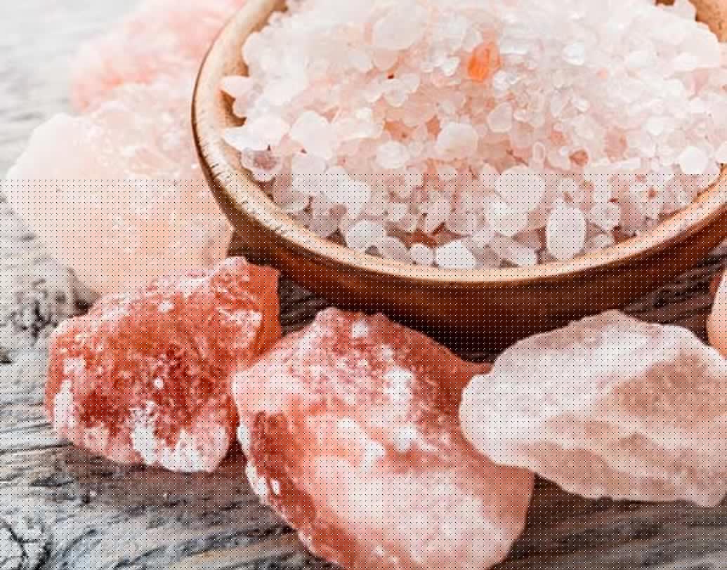 সাধারণ লবণ কেমিক্যালি প্রসেস করা হয়। সৈন্ধব লবণ অনেক পরিশুদ্ধ ও বিশুদ্ধ। এই সময় উপোস ও বিশুদ্ধ খাওয়ার সময় তাই সৈন্ধব লবণ খাওয়া হয়।