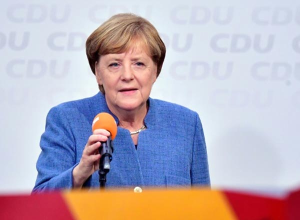 What is the reason behind decreasing votes of Angela Merkel in this year election