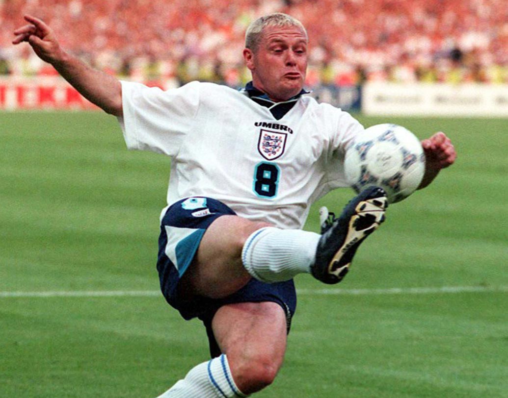 পল গাসকোয়েন: নব্বইয়ের দশকে অন্যতম সেরা মিডফিল্ডার ছিলেন পল। ইংলিশ সমর্থকরা ভালোবেসে গাজা বলে ডাকতেন তাঁকে। কিন্তু অতিরিক্ত মদ্যপান এবং কোকেন শেষ করে দিয়েছিল গাজার কেরিয়ার।