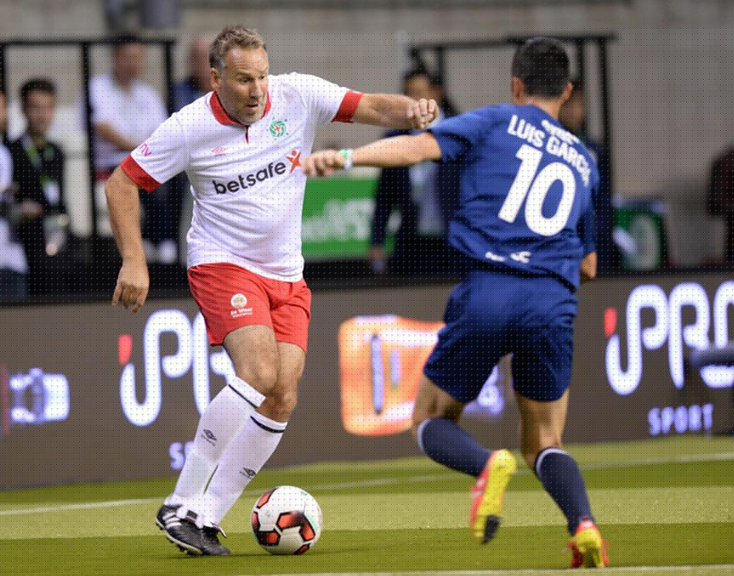 পল মারসন: শুরুর দিকে আশা জাগিয়ে ফুটবল কেরিয়ার শুরু করলেও অচিরেই হারিয়ে গেছেন। কোকেনের নেশায় আসক্ত ছিলেন এই ব্রিটিশ ফুটবলার।