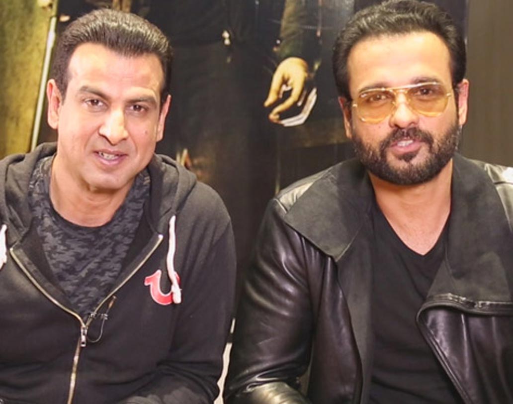 দু’জনেই বিখ্যাত অভিনেতা। সম্প্রতি হৃত্বিকের ‘কাবিল’ ছবিতে এক সঙ্গে অভিনয় করেছেন দুই ভাই। তবে রণিত রায়কে ছবিতেই বেশি দেখা গিয়েছে। রোহিত কিন্তু হিন্দি সিরিয়াল থেকেই জনপ্রিয়তা পেয়েছিলেন। ‘স্বাভিমান’ সিরিয়ালে নজর কেড়েছিল রোহিতের অভিনয়।