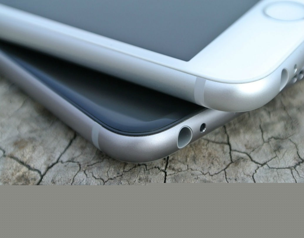 এমআই ডট কম এবং ফ্লিপকার্টের মাধ্যমে এই ফোন সেটটি কেনা যাবে।