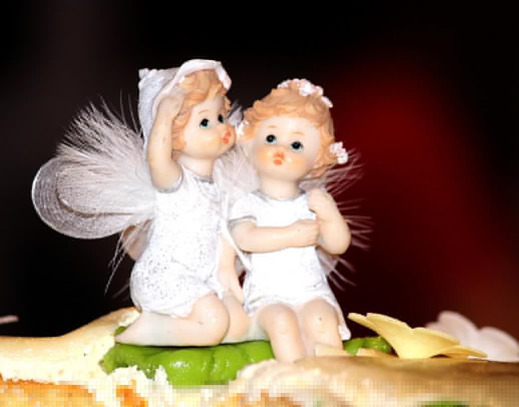 ২০০৫-এ কানাডা এবং স্পেনে বিয়ে করে সমকামী সম্পর্ককে স্বীকৃতি দেওয়ার স্বীকৃতি মেলে।