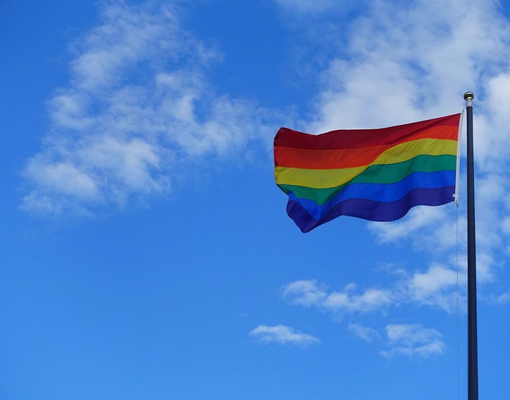 আর ২০১০-এ আইল্যান্ড, পর্তুগাল এবং আর্জেন্তিনায় সমলিঙ্গ বিবাহ স্বীকৃতি পেয়েছিল।